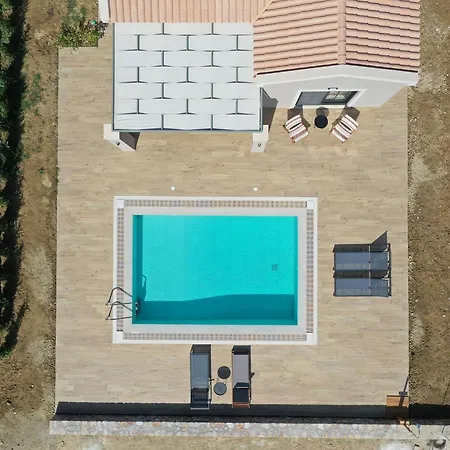Villa Liotopos *