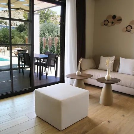 Villa Liotopos *