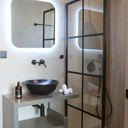 فيلة Liotopos ليكسوري