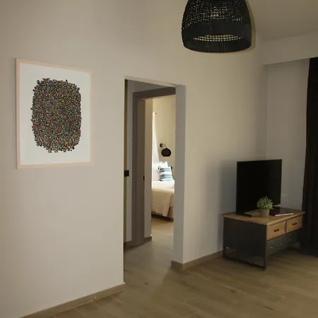 Liotopos فيلة ليكسوري