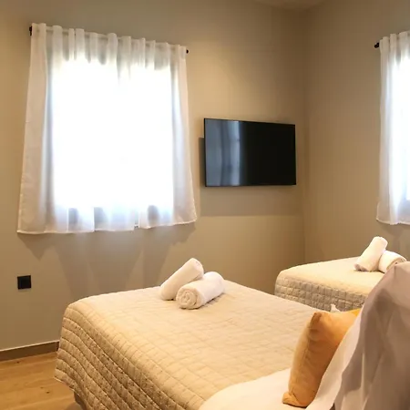 Liotopos فيلة ليكسوري