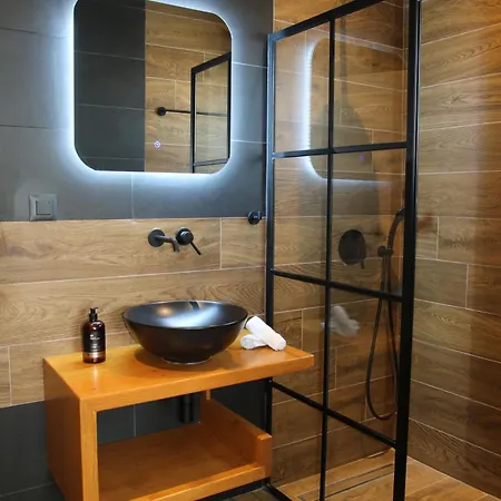 فيلة Liotopos ليكسوري